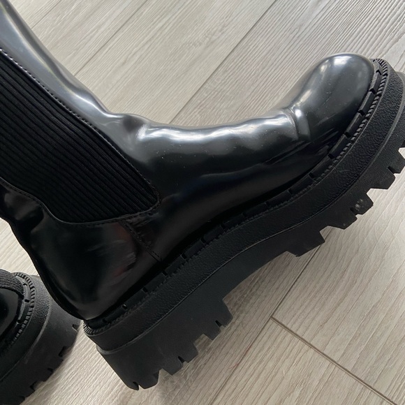 Zara Women's Bootie Faux Leather Black Chelsea Boots - Picture 5 of 10